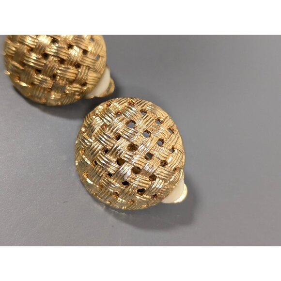 Vintage Basket Weave Dome Earrings Gold Tone Clip On Statement Classic - Picture 4 of 8